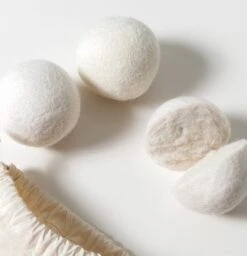 Geniet Van Gemak® | Herbruikbare Wollen Drogerballen | Wasbollen | Schaapswol | Duurzame En Energiebesparende Wasballen | 6 XL Drogerballen 18 Geniet Van Gemak® | Herbruikbare Wollen Drogerballen | Wasbollen | Schaapswol | Duurzame En Energiebesparende Wasballen | 6 XL Drogerballen -Lifestyle-Productwinkel 1159x1200