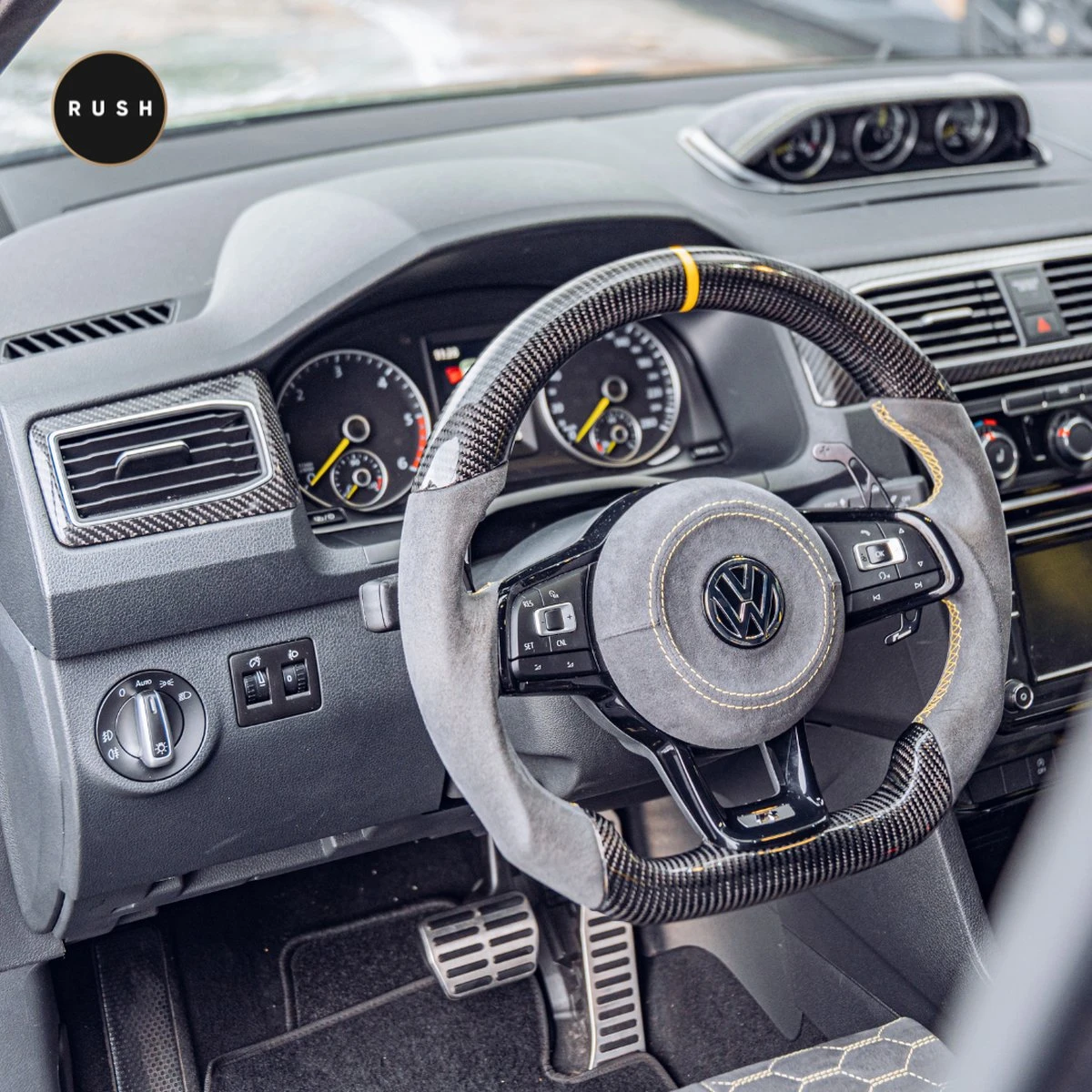 RUSH Bekleding Reiniger - Interieur Reiniger - Auto Wassen - Schoonmaken - Auto Accessories - Interior Clean 750ml 11 RUSH Bekleding Reiniger - Interieur Reiniger - Auto Wassen - Schoonmaken - Auto Accessories - Interior Clean 750ml - Afbeelding 9