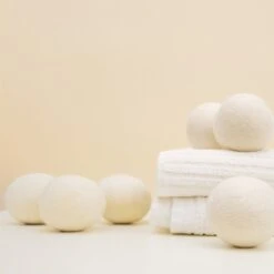 Apeiron Drogerballen - Droogballen - 6 XL Wasbollen - Droger - Duurzaam - Wasmachine - Wasverzachter - Energie Besparen - Zero Waste - Schapenvacht - Wol 24 Apeiron Drogerballen - Droogballen - 6 XL Wasbollen - Droger - Duurzaam - Wasmachine - Wasverzachter - Energie Besparen - Zero Waste - Schapenvacht - Wol -Lifestyle-Productwinkel 1200x1200 463