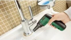 Bosch Universal Brush - Snoerloze Reiningsborstel -Lifestyle-Productwinkel 1200x681 1