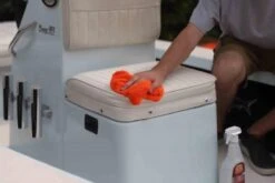 303® Multi-Surface Cleaner - 946 Ml | Veilig Voor Alle Soorten Bekleding En Vinyl. Vlekken Verdwijnen Binnen Enkele Minuten En Verkleurde Oppervlakken Komen Weer Tot Leven. -Lifestyle-Productwinkel 1200x800 22