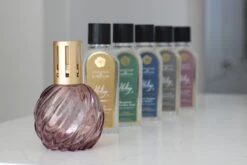 Ashleigh & Burwood Lampenolie Geurolie - Freesia & Orchid 250 Ml -Lifestyle-Productwinkel 1200x800 29