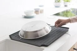 Brabantia SinkSide Afdruiprek - Dark Grey -Lifestyle-Productwinkel 1200x800 6