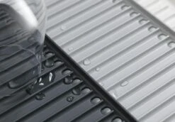 Joseph Joseph - Tier - Afdruipmat - Uitschuifbaar - Grijs 16 Joseph Joseph - Tier - Afdruipmat - Uitschuifbaar - Grijs -Lifestyle-Productwinkel 1200x836 1