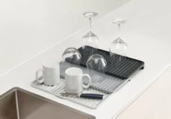 Joseph Joseph - Tier - Afdruipmat - Uitschuifbaar - Grijs 22 Joseph Joseph - Tier - Afdruipmat - Uitschuifbaar - Grijs -Lifestyle-Productwinkel 1200x836 2