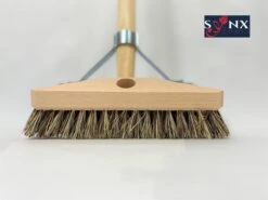 Synx Tools Luiwagen Union 22cm - Tegel Bezem Schrobber- Bezemsteel - Schoonmaakbezem - Schrobborstels - Bezems Met Steel 150 Cm 10 Synx Tools Luiwagen Union 22cm - Tegel Bezem Schrobber- Bezemsteel - Schoonmaakbezem - Schrobborstels - Bezems Met Steel 150 Cm -Lifestyle-Productwinkel 1200x899 11
