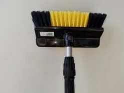 Zonnepanelen / Auto / Ramen Wassen Telescoopsteel Met Borstel Waterdoorlatende Wasborstel Met Telescopische Steel 4 Meter En Gardena Aansluiting / Wasborstel Met Uitschuifbare Telescoopsteel Met Waterdoorvoer -Lifestyle-Productwinkel 1200x899 9