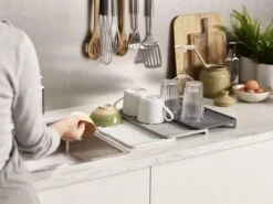 Joseph Joseph - Tier - Afdruipmat - Uitschuifbaar - Grijs 17 Joseph Joseph - Tier - Afdruipmat - Uitschuifbaar - Grijs -Lifestyle-Productwinkel 1200x900 16