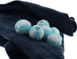 Scanpart Wasballen Voor Wasmachine - Anti Haar - Ook Geschikt Voor Dierenharen - 6 Stuks 7 Scanpart Wasballen Voor Wasmachine - Anti Haar - Ook Geschikt Voor Dierenharen - 6 Stuks -Lifestyle-Productwinkel 1200x923